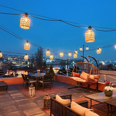 Waterfront Apartment By The Tram - Terrace With Dome & Golden Horn View In Fatih Istanbul Exterior photo