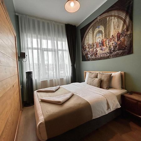 Waterfront Apartment By The Tram - Terrace With Dome & Golden Horn View In Fatih Istanbul Exterior photo