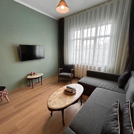 Waterfront Apartment By The Tram - Terrace With Dome & Golden Horn View In Fatih Istanbul Exterior photo
