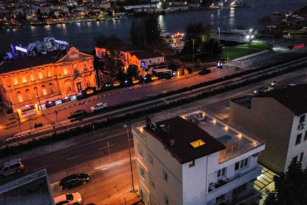 Waterfront Apartment By The Tram - Terrace With Dome & Golden Horn View In Fatih Istanbul Exterior photo