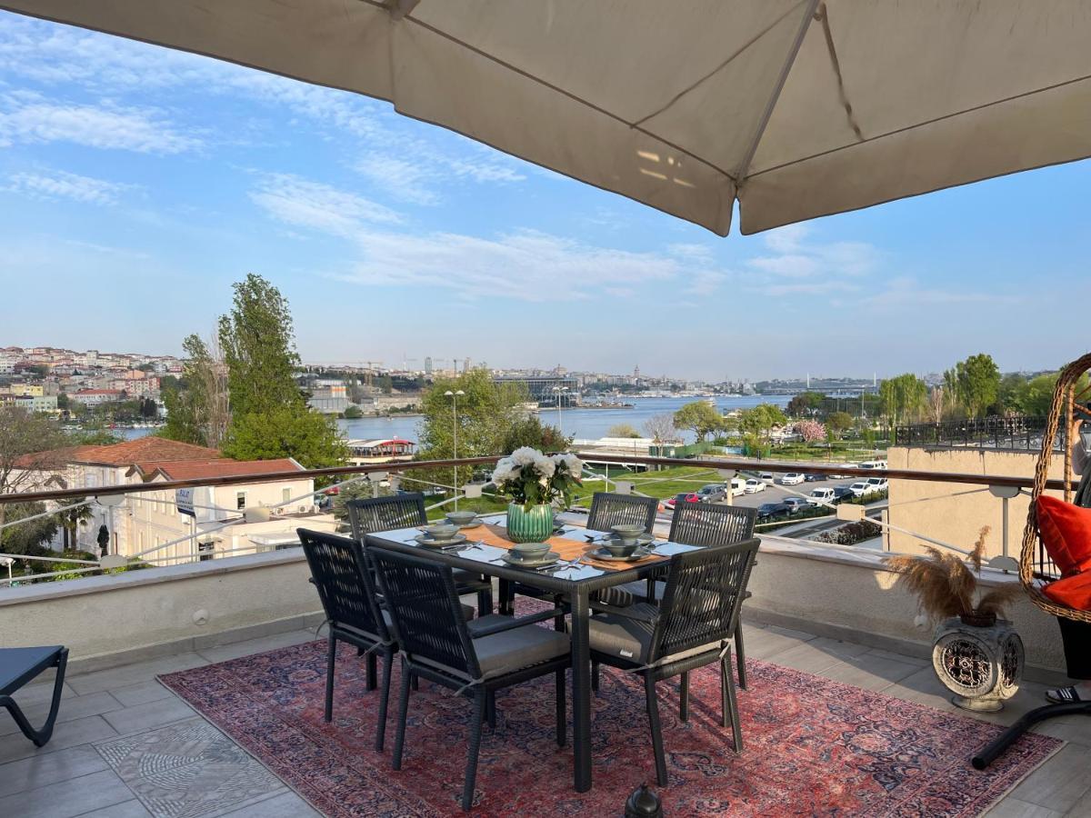 Waterfront Apartment By The Tram - Terrace With Dome & Golden Horn View In Fatih Istanbul Exterior photo