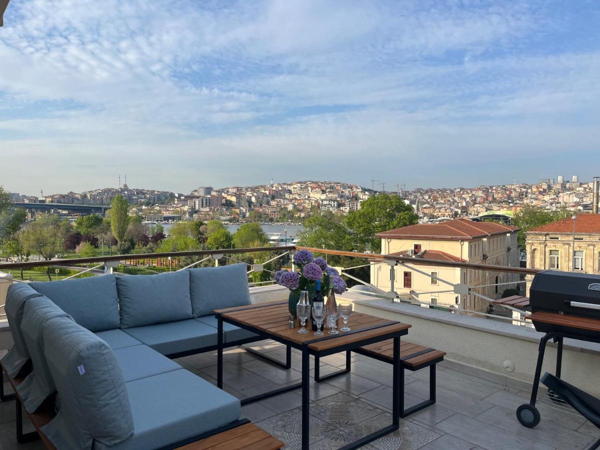 Waterfront Apartment By The Tram - Terrace With Dome & Golden Horn View In Fatih Istanbul Exterior photo
