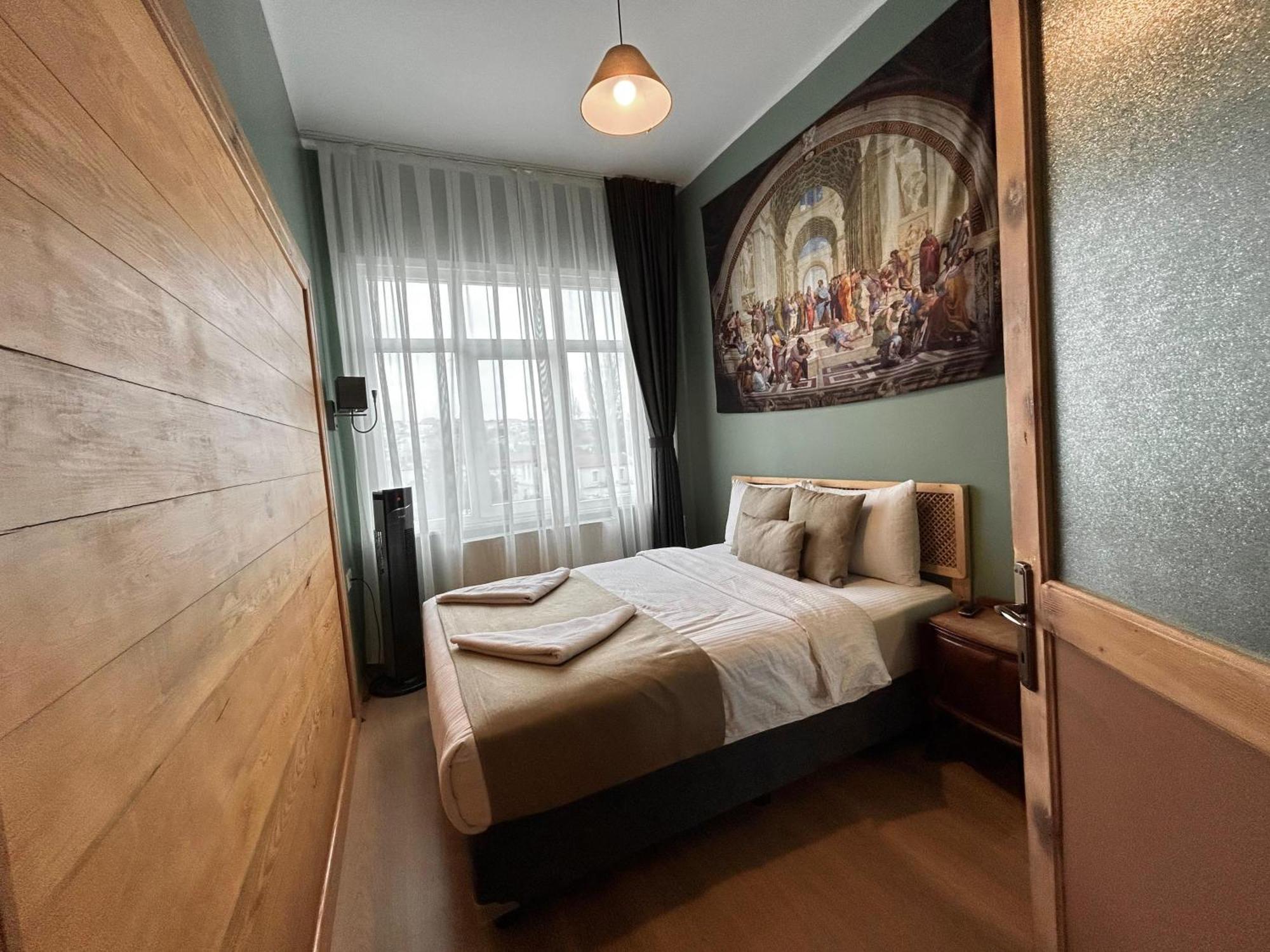 Waterfront Apartment By The Tram - Terrace With Dome & Golden Horn View In Fatih Istanbul Exterior photo